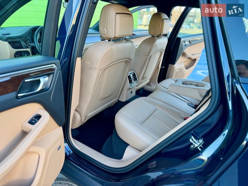 Позашляховик / Кросовер Porsche Macan 2021 в Києві