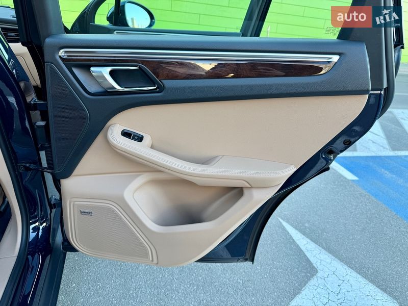 Позашляховик / Кросовер Porsche Macan 2021 в Києві