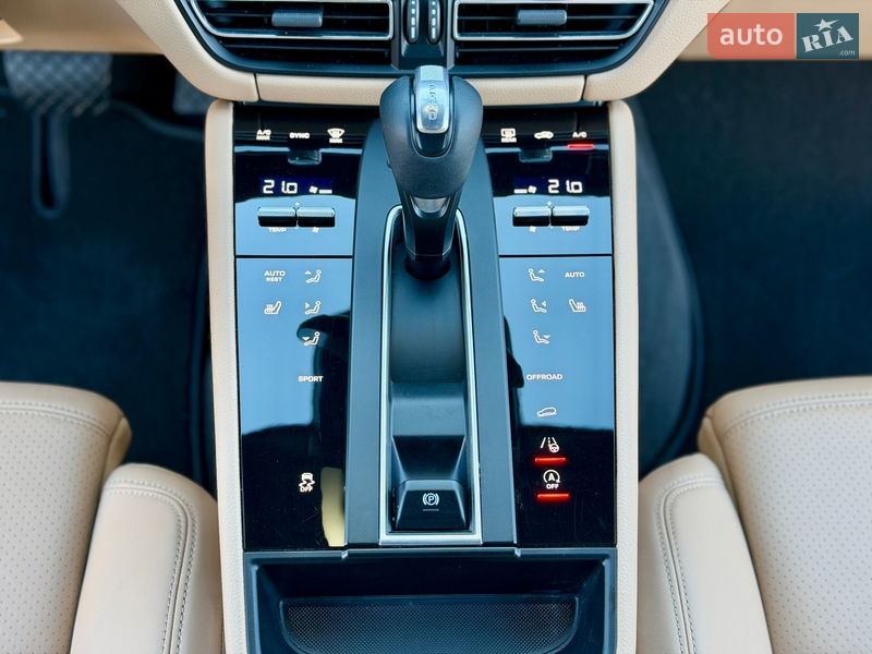 Позашляховик / Кросовер Porsche Macan 2021 в Києві