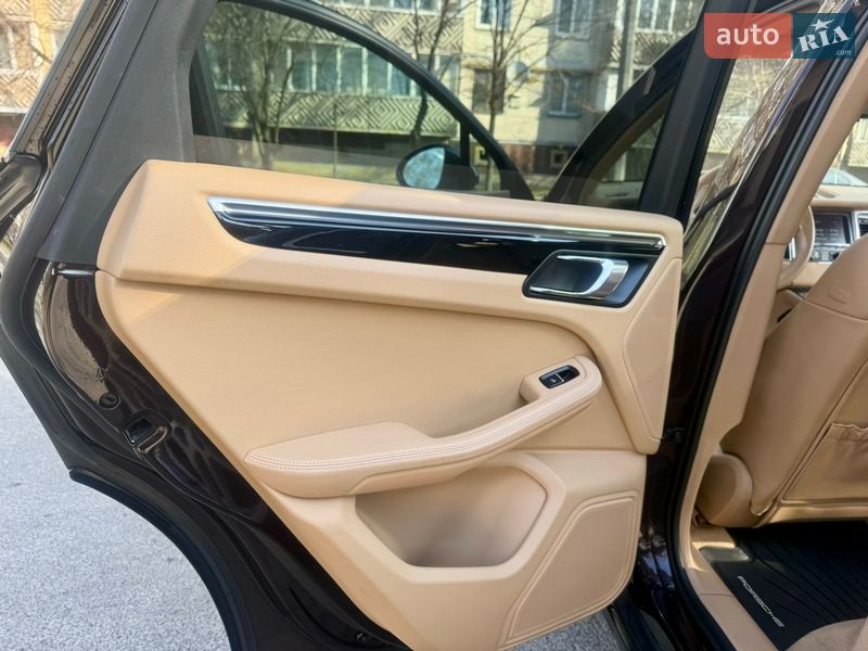 Позашляховик / Кросовер Porsche Macan 2014 в Києві