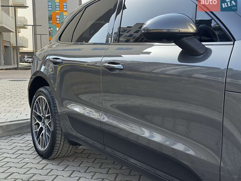 Позашляховик / Кросовер Porsche Macan 2015 в Івано-Франківську