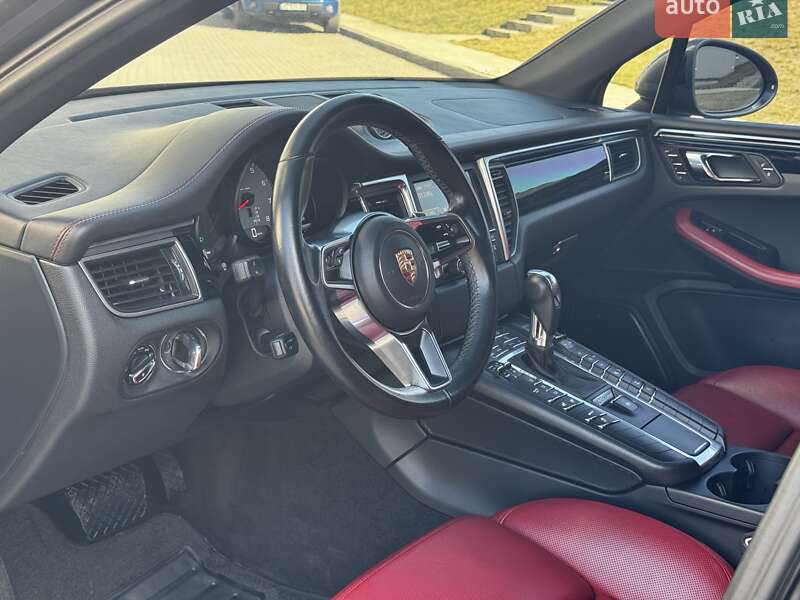 Позашляховик / Кросовер Porsche Macan 2015 в Івано-Франківську