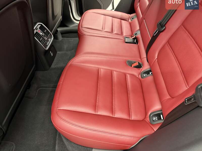 Внедорожник / Кроссовер Porsche Macan 2025 в Киеве