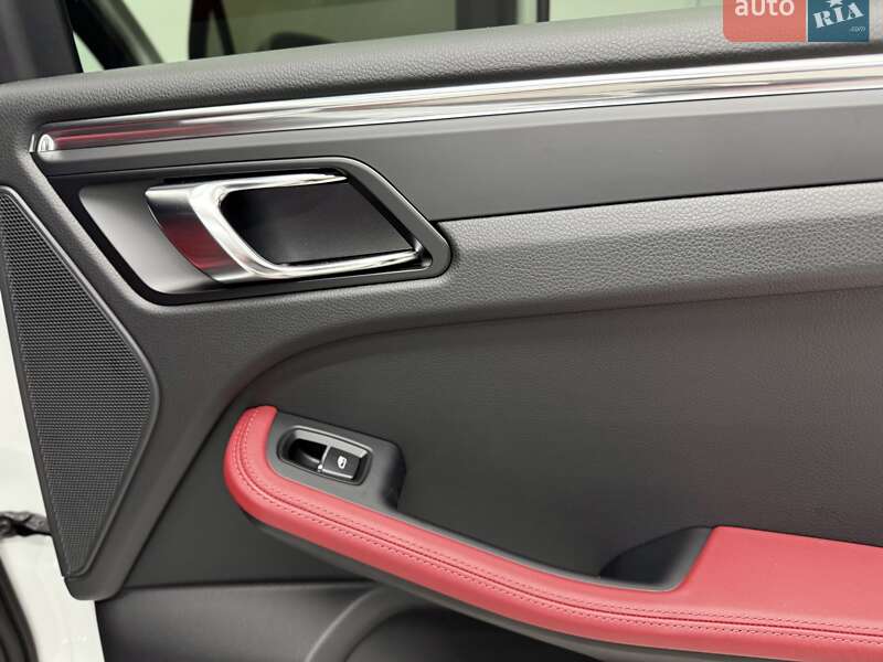 Внедорожник / Кроссовер Porsche Macan 2025 в Киеве