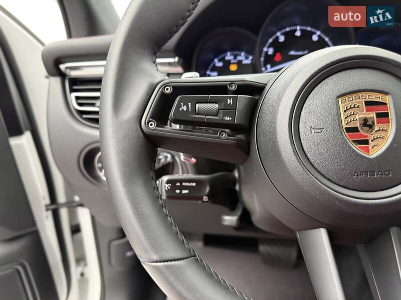 Внедорожник / Кроссовер Porsche Macan 2025 в Киеве