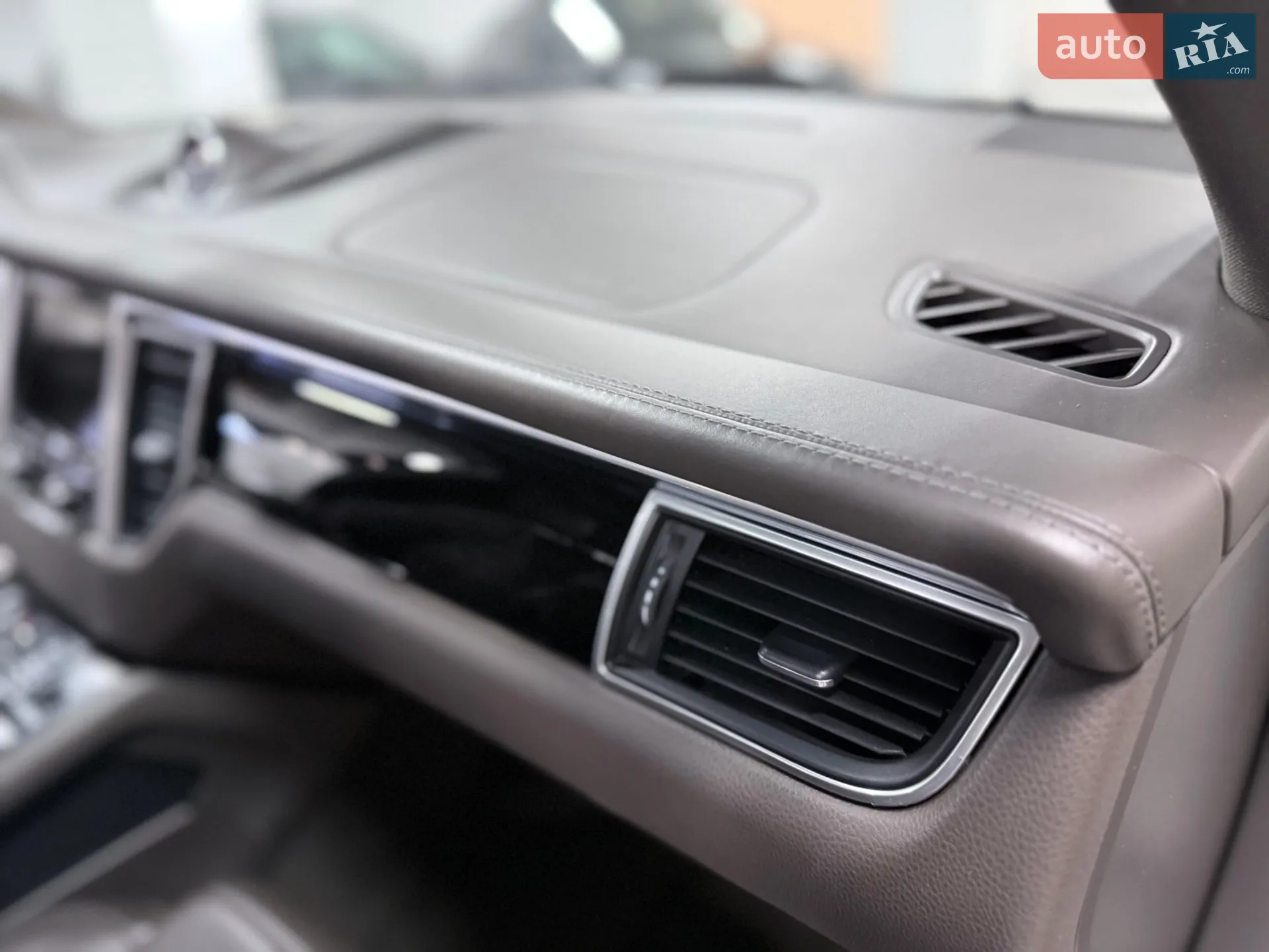 2015 Porsche Macan - мініатюра 28