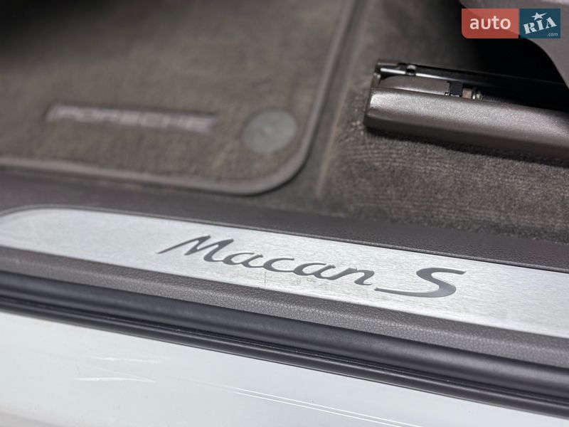 Внедорожник / Кроссовер Porsche Macan 2015 в Одессе