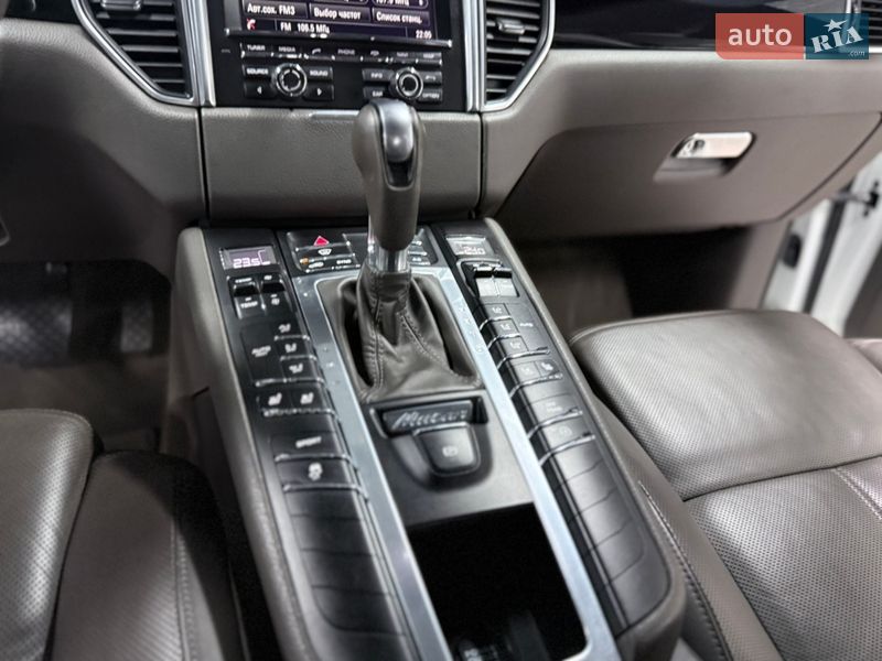 Внедорожник / Кроссовер Porsche Macan 2015 в Одессе