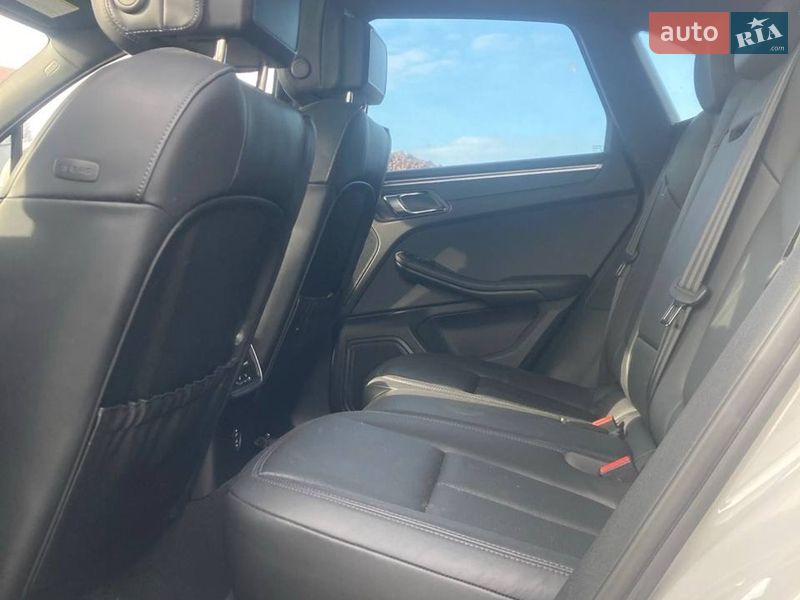 Внедорожник / Кроссовер Porsche Macan 2022 в Киеве