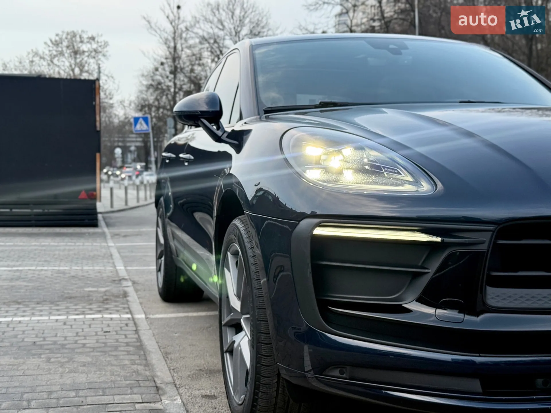 Porsche Macan 2023 VIN WP1AA2A55PLB15269 фото оголошення 2 з 18