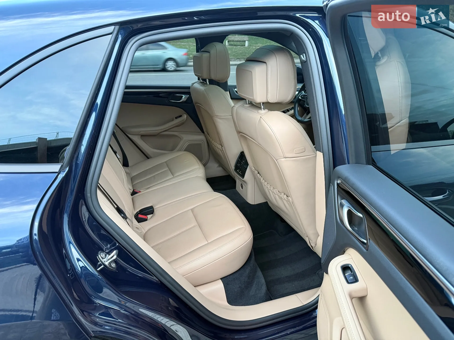 Porsche Macan 2023 VIN WP1AA2A55PLB15269 фото оголошення 13 з 18