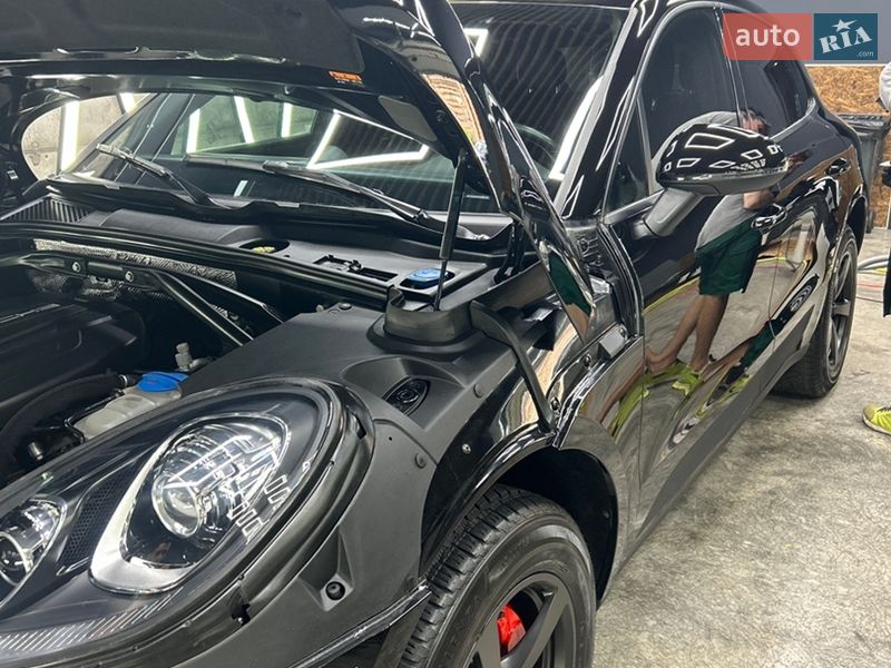 Внедорожник / Кроссовер Porsche Macan 2016 в Киеве фото 3 Внедорожник / Кроссовер Porsche Macan 2016 в Киеве