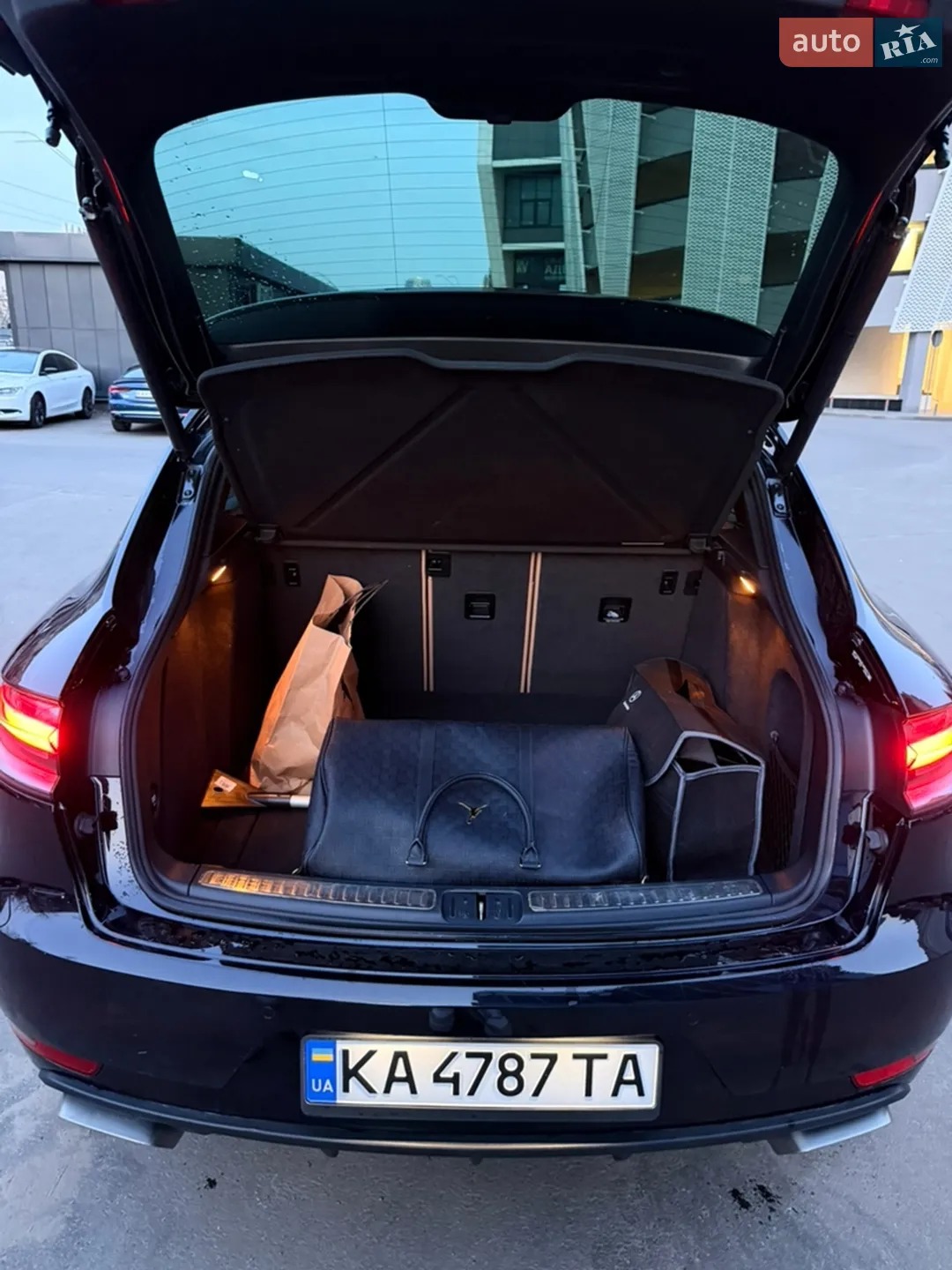 2019 Porsche Macan - мініатюра 8