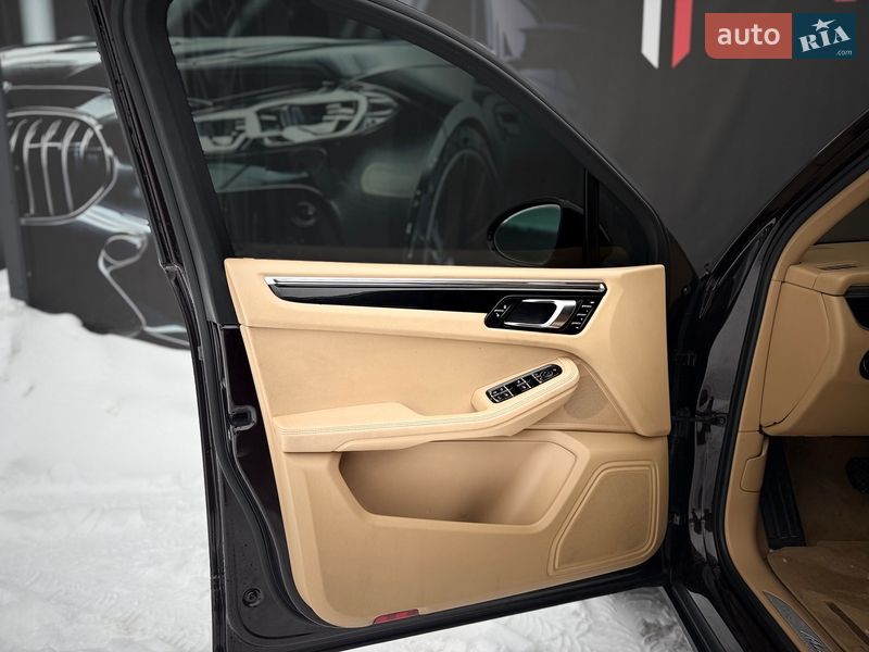 Позашляховик / Кросовер Porsche Macan 2015 в Львові