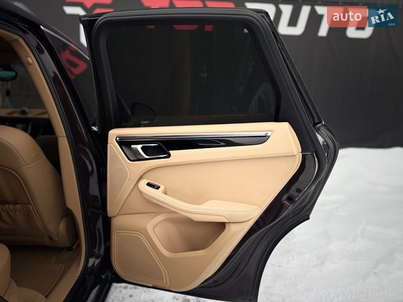 Позашляховик / Кросовер Porsche Macan 2015 в Львові