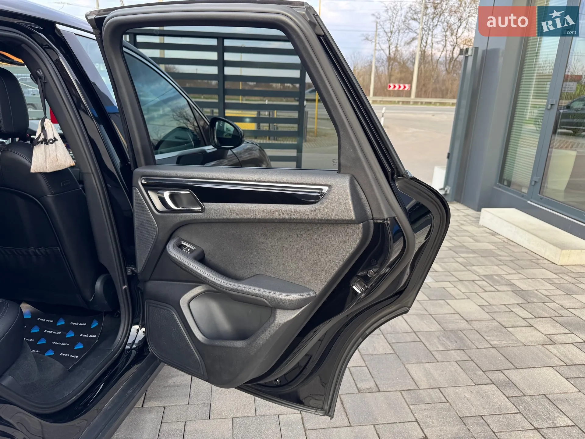 2015 Porsche Macan - мініатюра 31