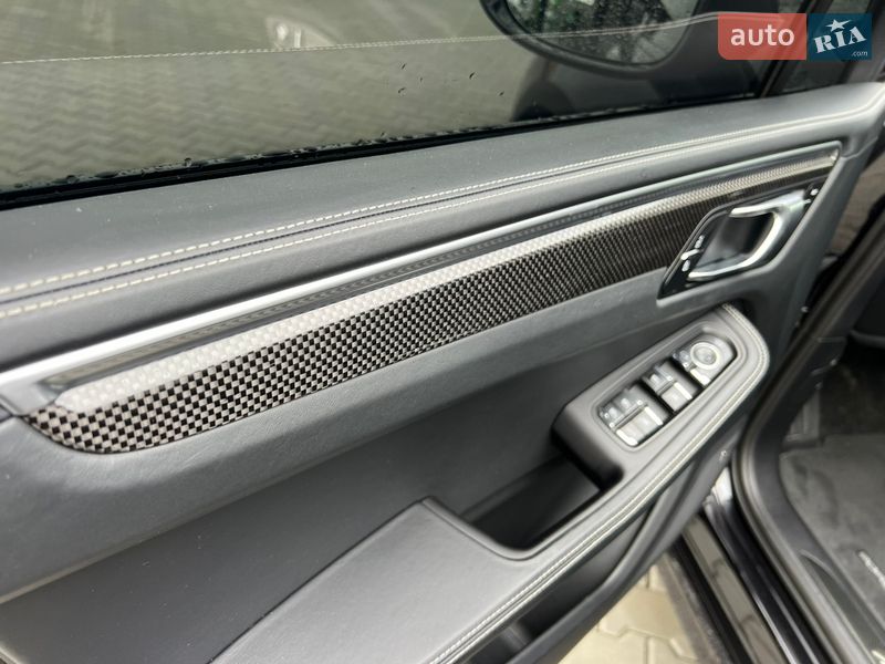 Позашляховик / Кросовер Porsche Macan 2022 в Києві