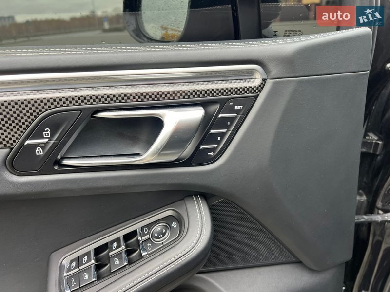 Позашляховик / Кросовер Porsche Macan 2022 в Києві