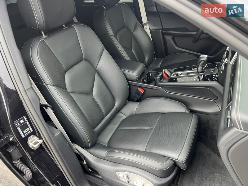 Позашляховик / Кросовер Porsche Macan 2022 в Києві