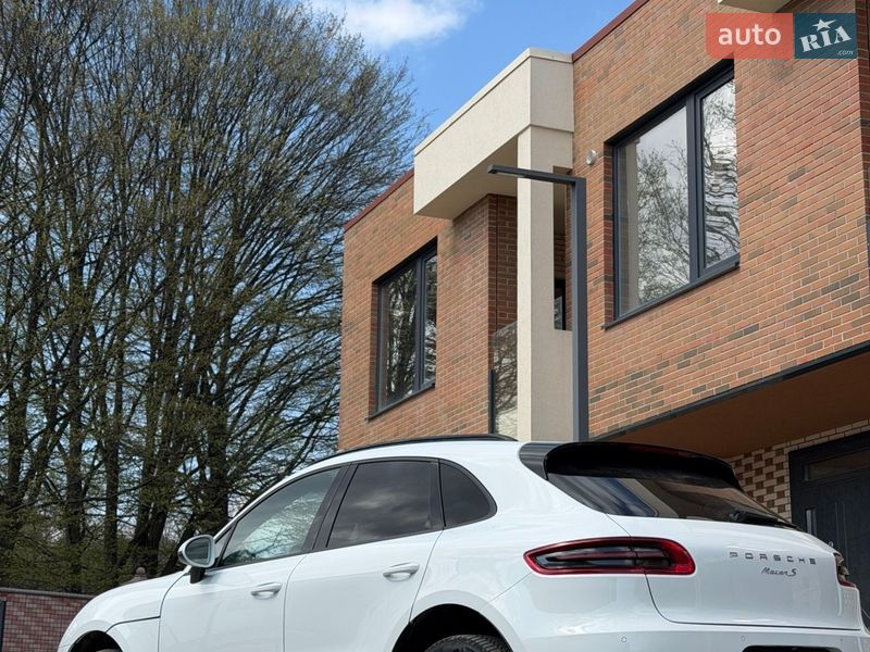 Внедорожник / Кроссовер Porsche Macan 2015 в Черновцах