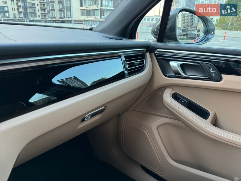 Внедорожник / Кроссовер Porsche Macan 2022 в Киеве