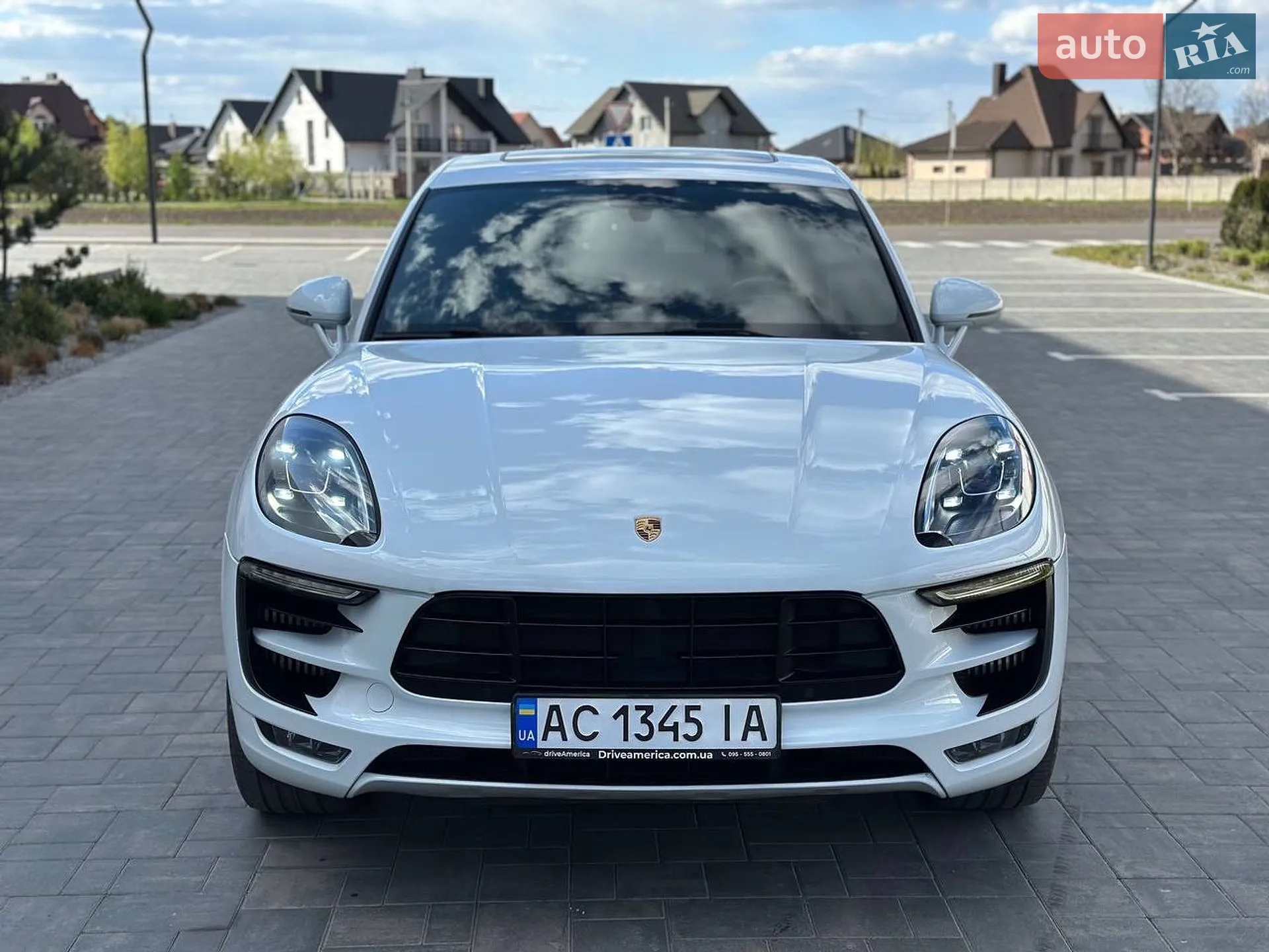 2016 Porsche Macan - мініатюра 2