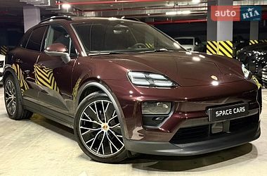 Внедорожник / Кроссовер Porsche Macan 2024 в Киеве