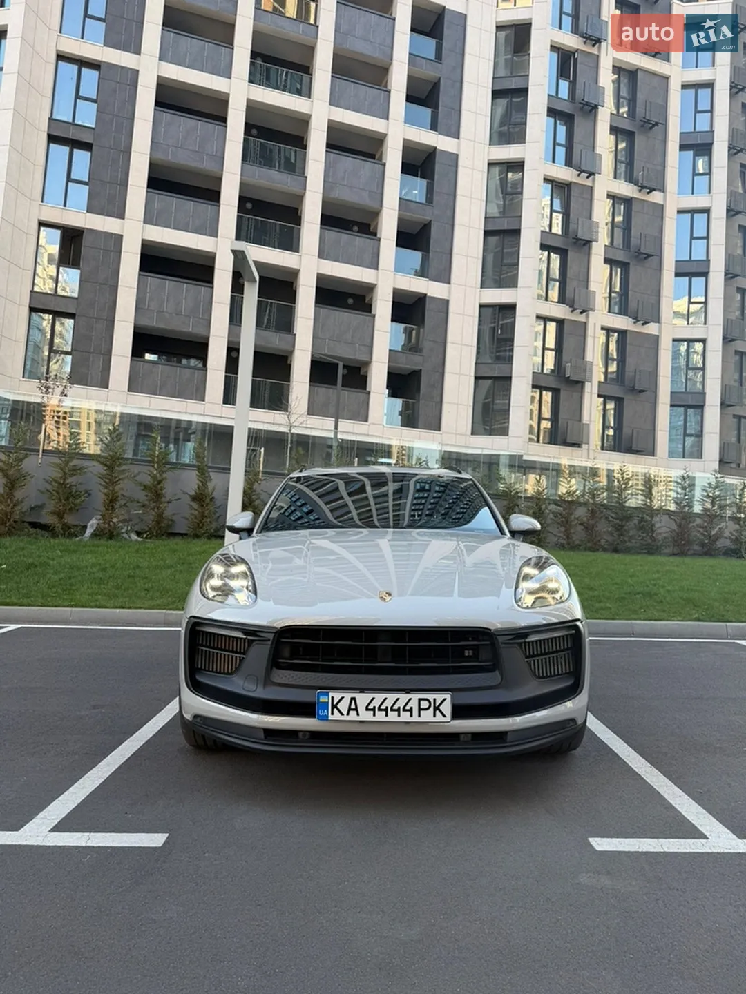 2019 Porsche Macan - мініатюра 2