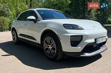 Внедорожник / Кроссовер Porsche Macan 2024 в Волочиске