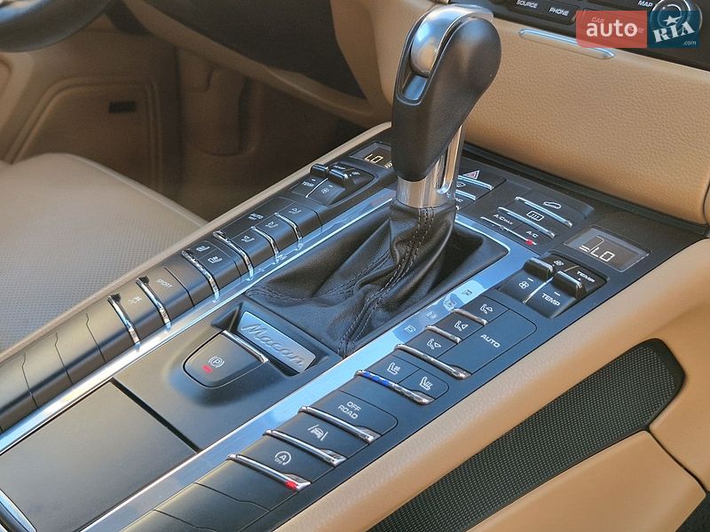 Внедорожник / Кроссовер Porsche Macan 2017 в Бориславе