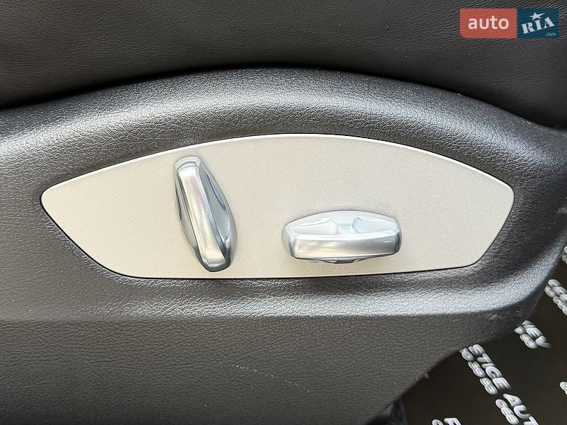Внедорожник / Кроссовер Porsche Macan 2016 в Киеве
