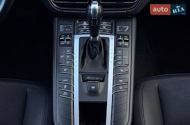 Внедорожник / Кроссовер Porsche Macan 2020 в Киеве