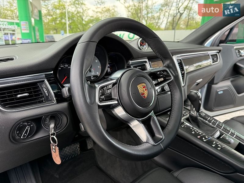 Внедорожник / Кроссовер Porsche Macan 2016 в Днепре