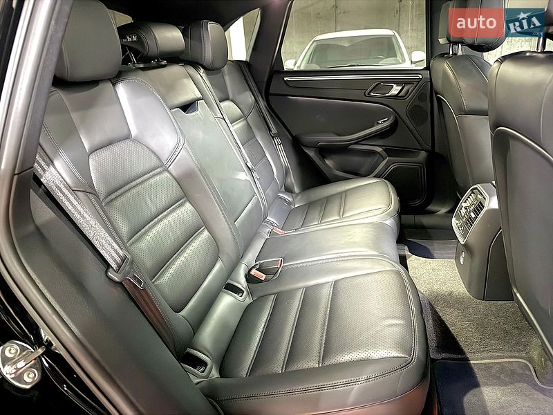 Позашляховик / Кросовер Porsche Macan 2022 в Дніпрі фото 35 Позашляховик / Кросовер Porsche Macan 2022 в Дніпрі