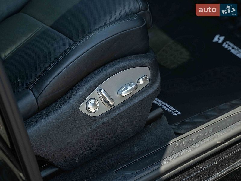 Внедорожник / Кроссовер Porsche Macan 2021 в Черновцах
