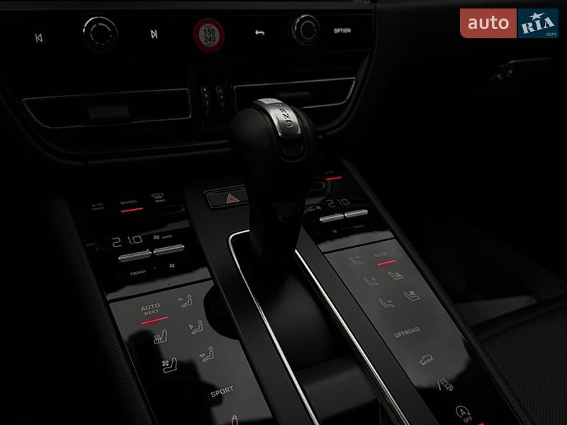 Позашляховик / Кросовер Porsche Macan 2024 в Києві