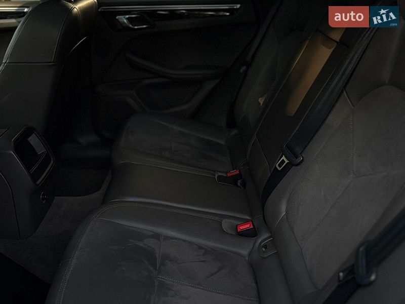Внедорожник / Кроссовер Porsche Macan 2015 в Киеве