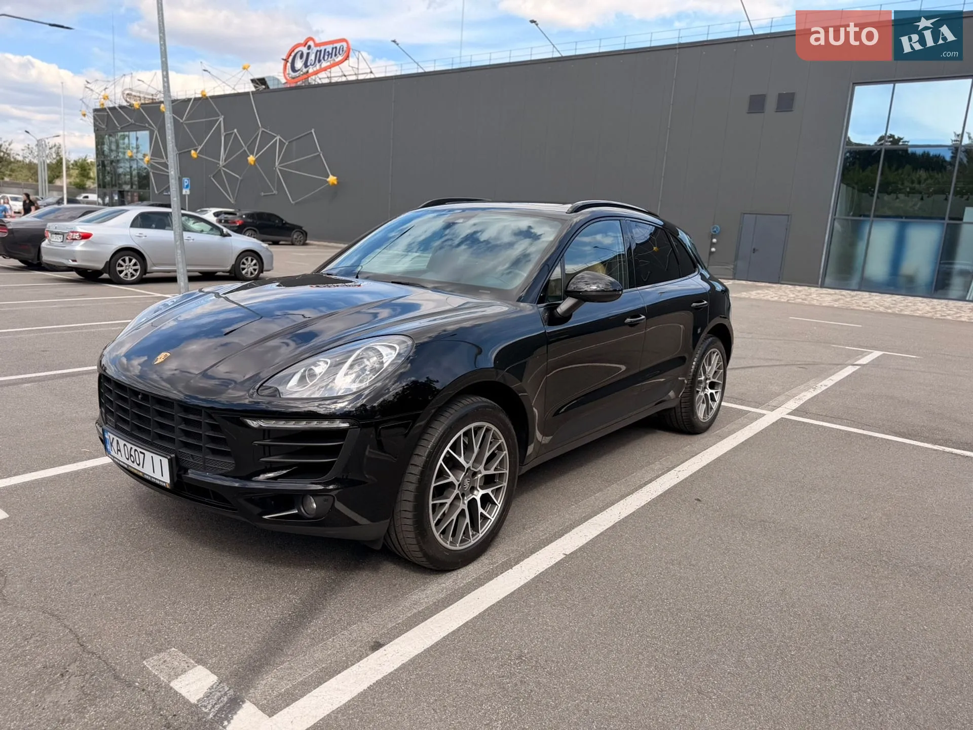 2017 Porsche Macan - мініатюра 2