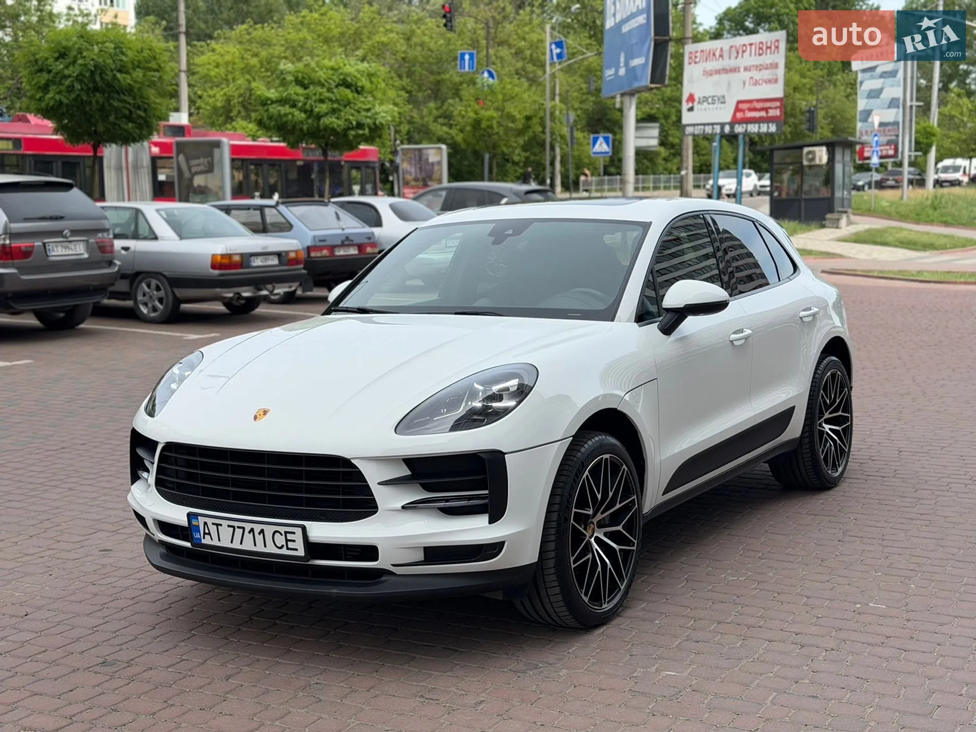 2021 Porsche Macan - мініатюра 3