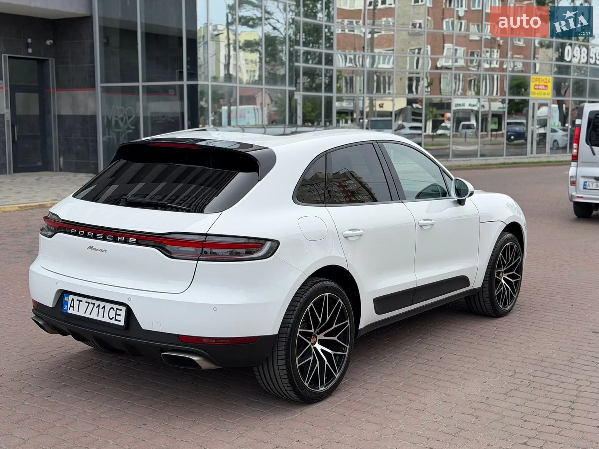 2021 Porsche Macan - мініатюра 6