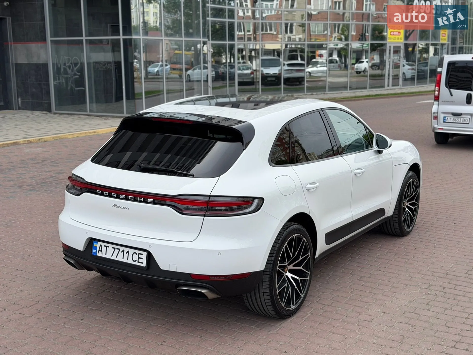 2021 Porsche Macan - мініатюра 10
