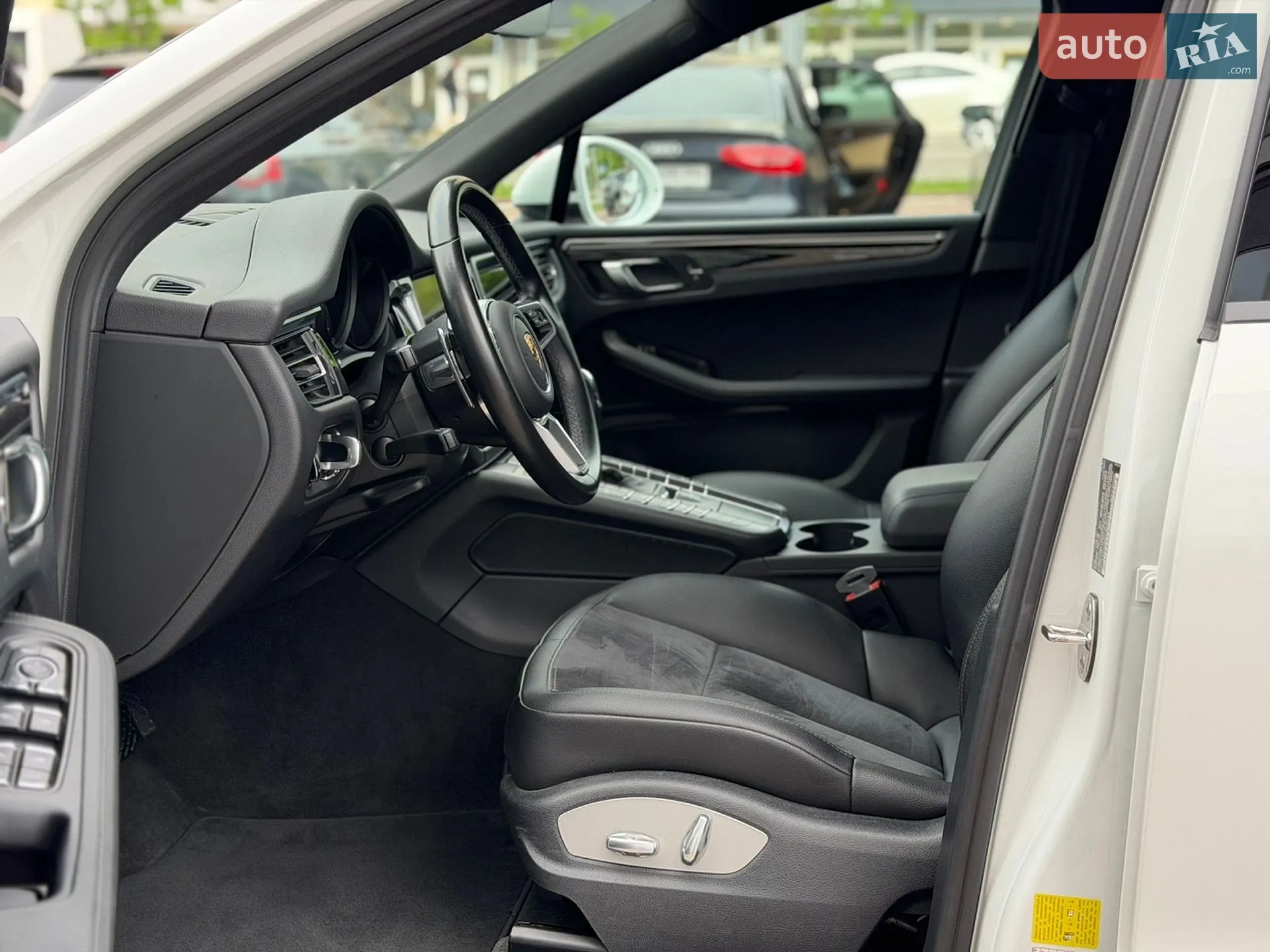 2021 Porsche Macan - мініатюра 21