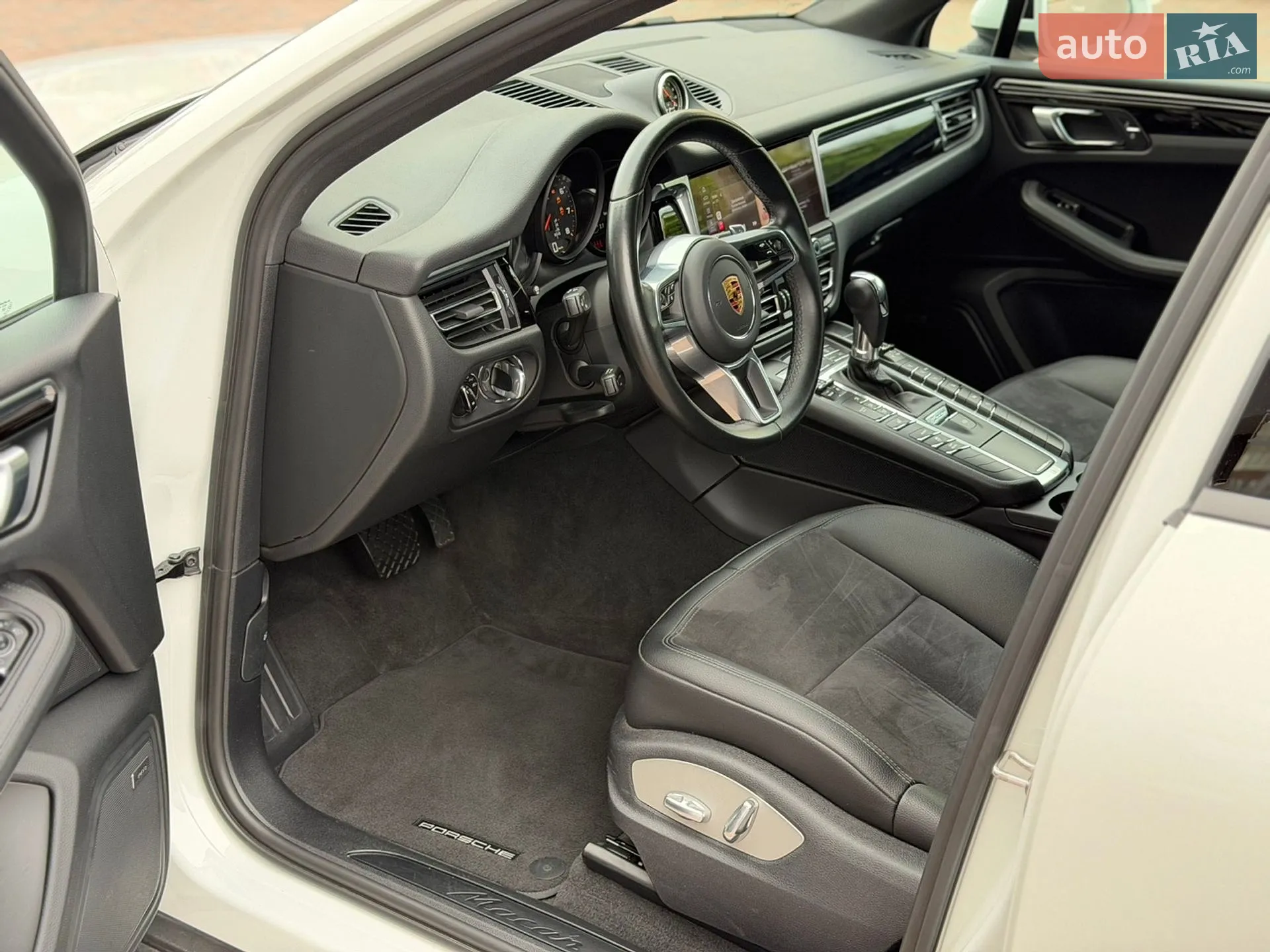 2021 Porsche Macan - мініатюра 24