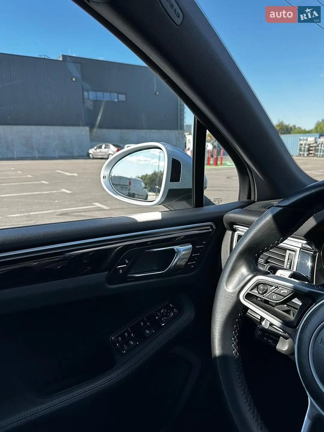 2016 Porsche Macan - мініатюра 18