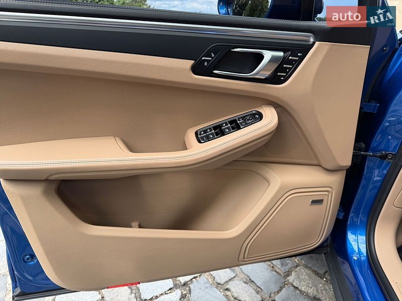 Внедорожник / Кроссовер Porsche Macan 2018 в Киеве фото 19 Внедорожник / Кроссовер Porsche Macan 2018 в Киеве