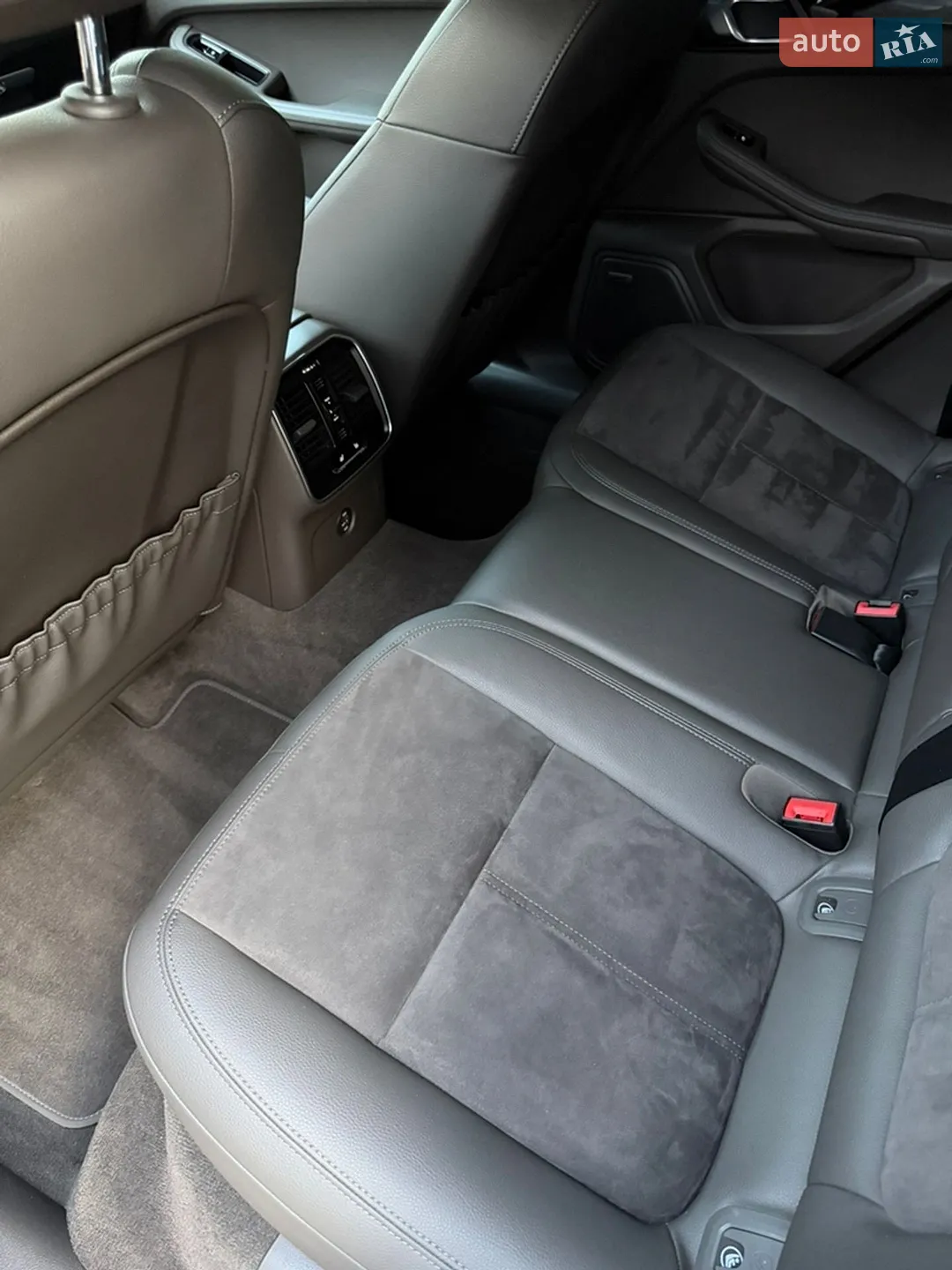 2019 Porsche Macan - мініатюра 23