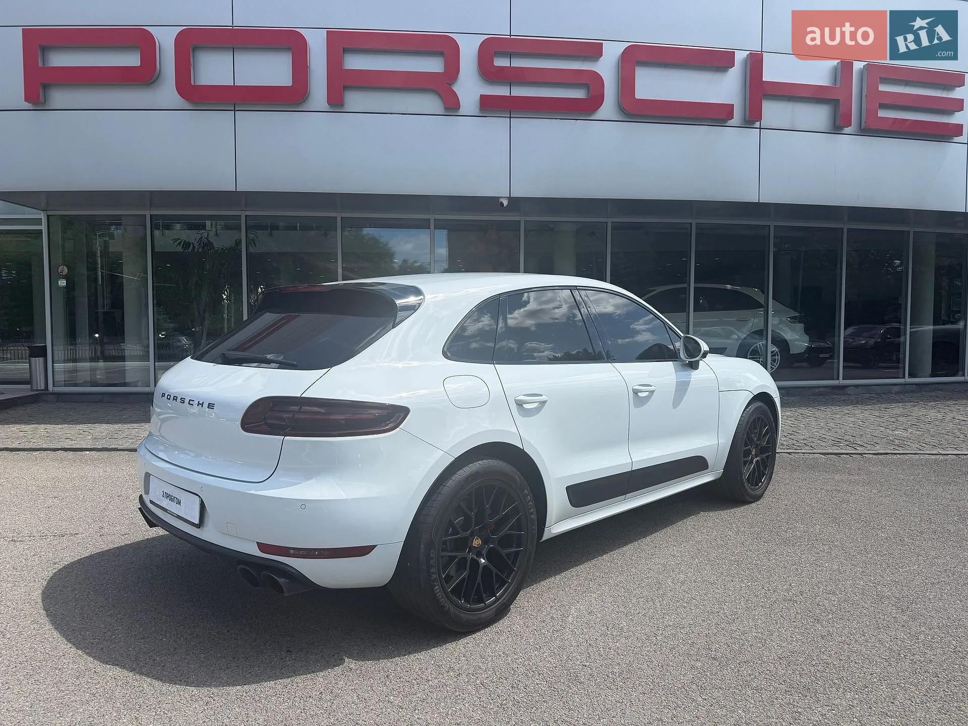 2016 Porsche Macan - мініатюра 2