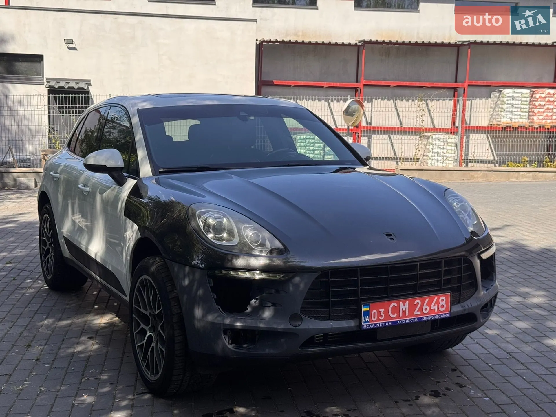 2016 Porsche Macan - мініатюра 2