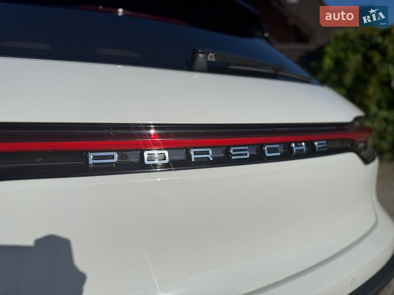 Позашляховик / Кросовер Porsche Macan 2022 в Стрию