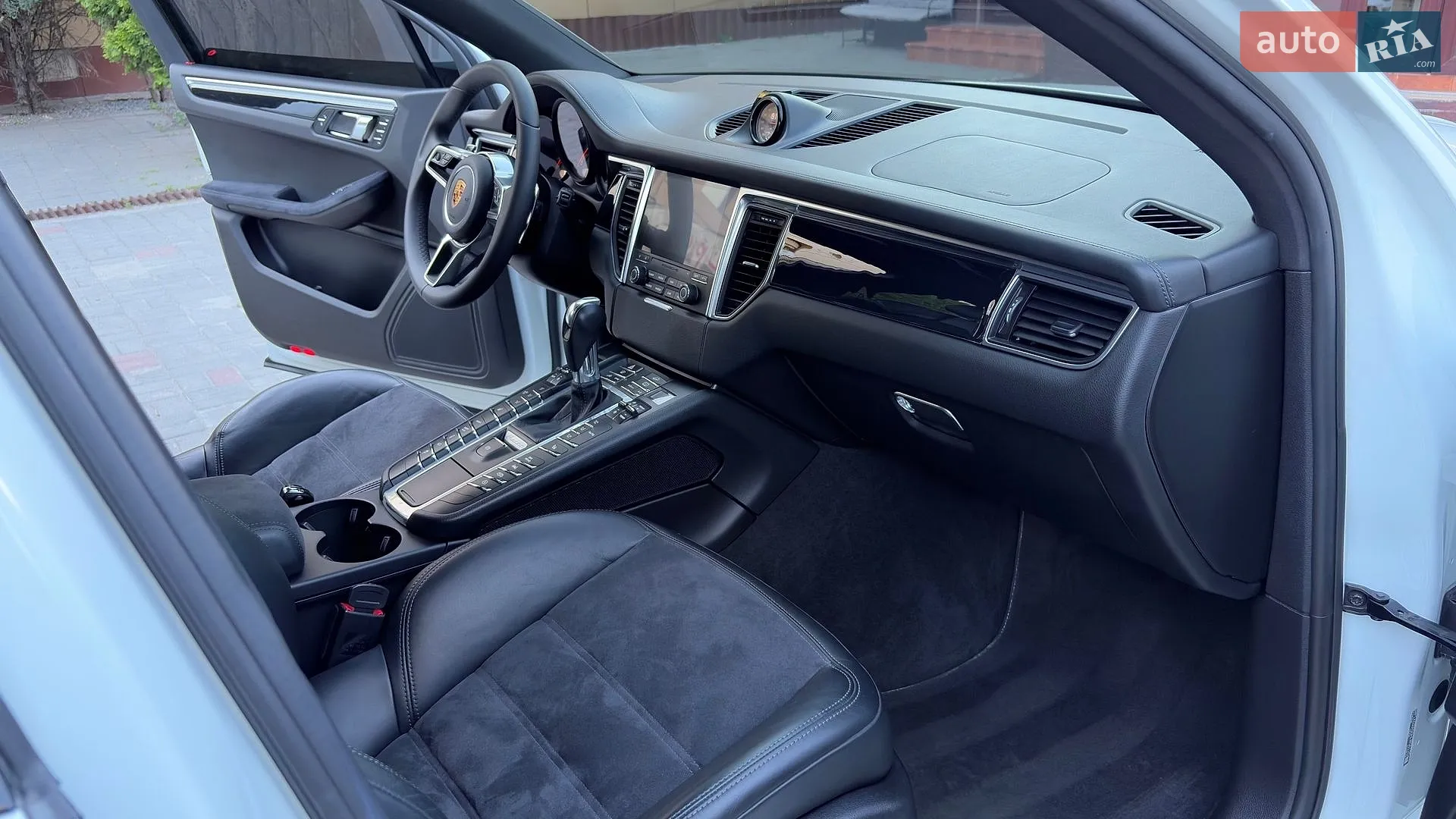 2017 Porsche Macan - мініатюра 18
